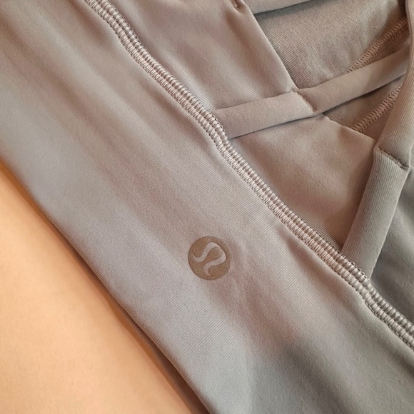 Lululemon Energy Bra Long Line - Size 2 - Picture 5 of 8